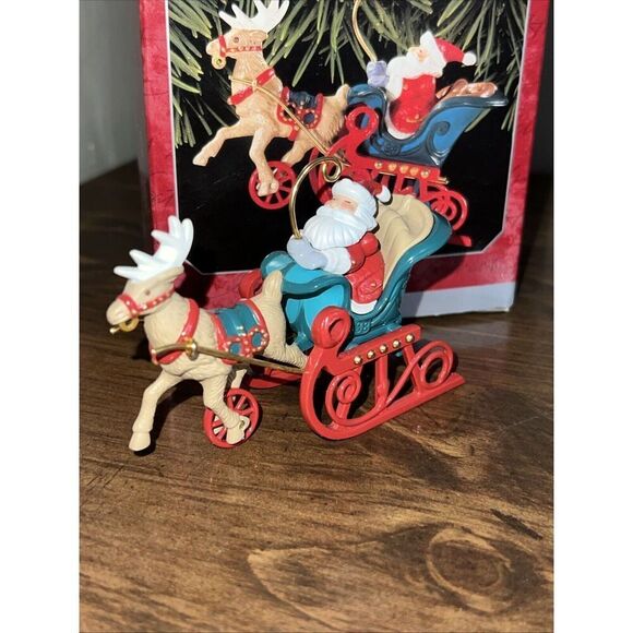 Vintage 1998 Hallmark Keepsake Christmas Ornament Santa Sleigh Ride - Picture 7 of 7